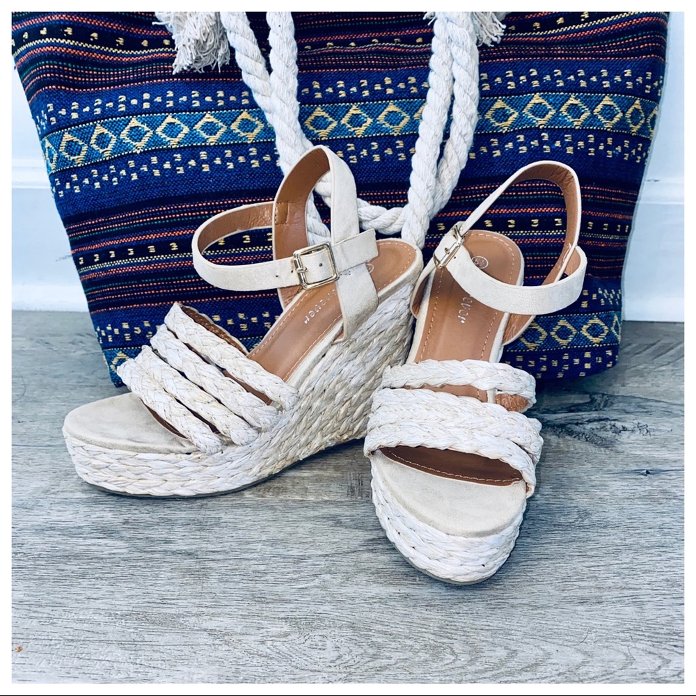 FABULOUS COMFORTABLE WEDGES - Picture 7 of 11